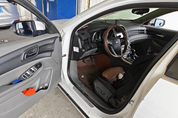 Used Chevrolet Malibu 2013 2.0L Automatic Luxury Edition Driver Seat