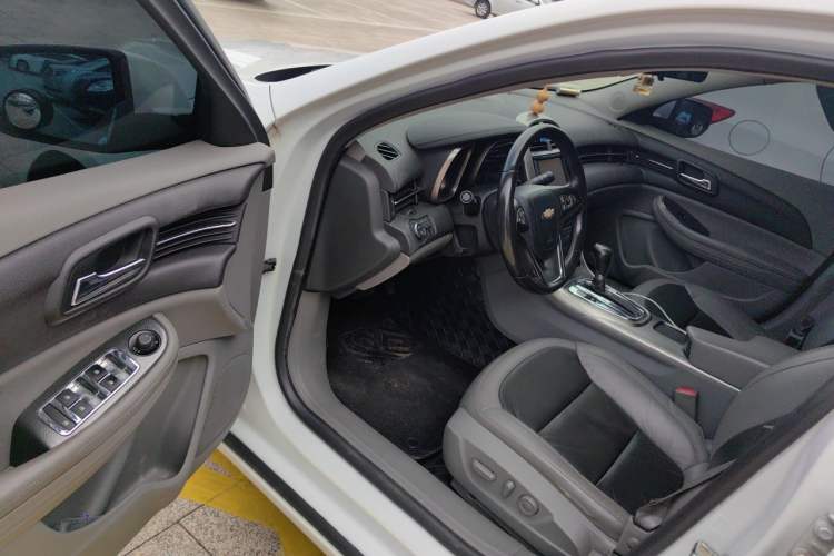 Used Chevrolet Malibu 2013 2.0L Automatic Luxury Edition Driver Seat
