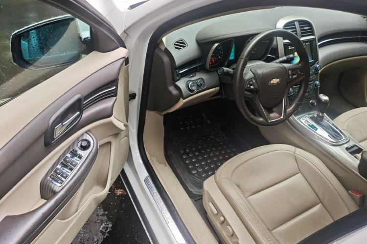 Used Chevrolet Malibu 2013 2.0L Automatic Luxury Edition Driver Seat