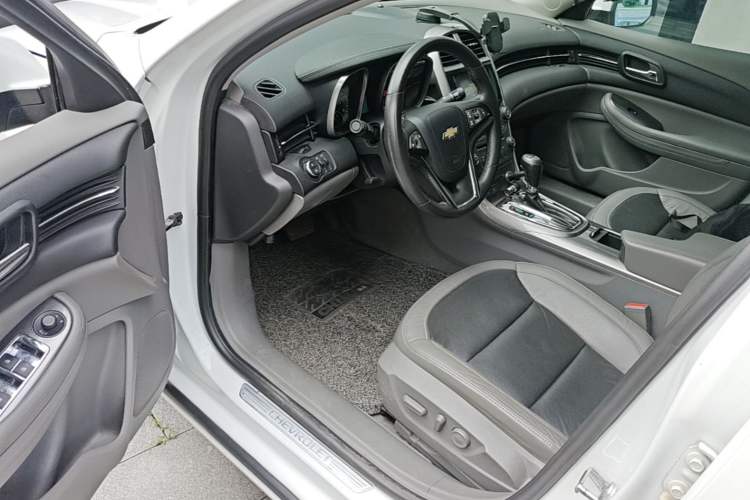 Used Chevrolet Malibu 2013 2.0L Automatic Luxury Edition Driver Seat
