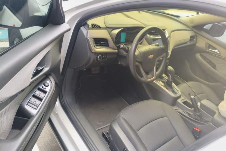 Used Chevrolet Malibu 2013 1.6T Automatic Comfort Edition Driver Seat