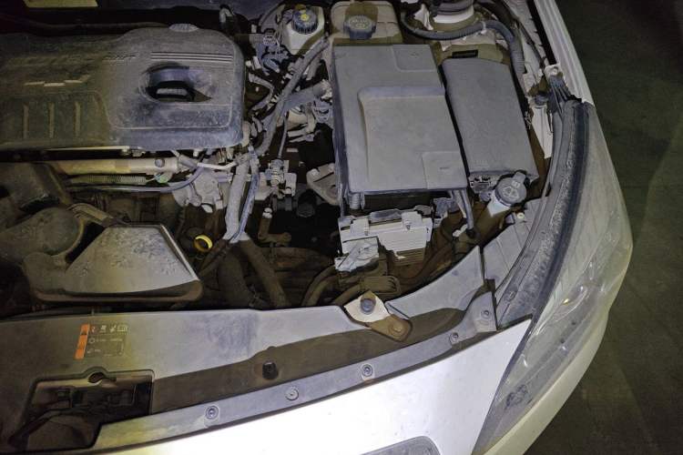 Used Chevrolet Malibu 2013 2.0L Automatic Luxury Edition Engine Bay Left