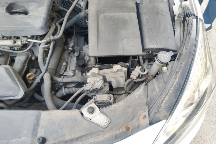 Used Chevrolet Malibu 2013 2.0L Automatic Luxury Edition Engine Bay Left