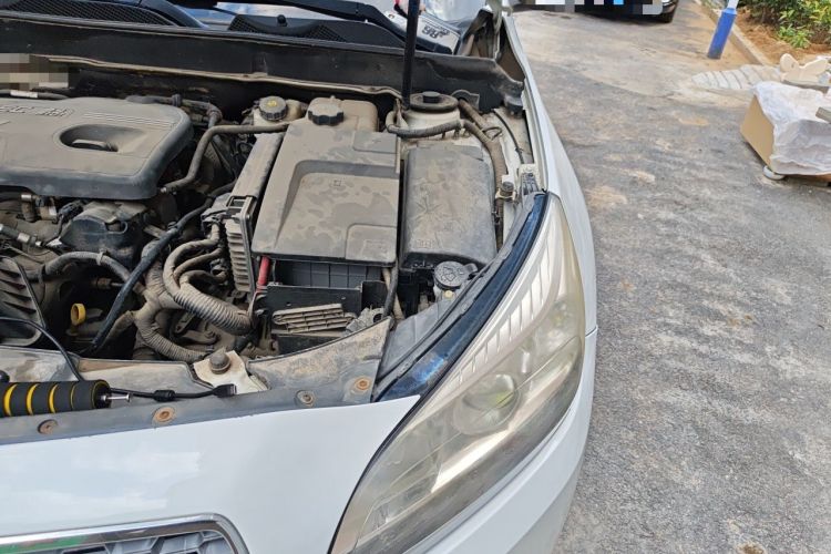 Used Chevrolet Malibu 2013 2.4L Automatic Luxury Edition Engine Bay Left