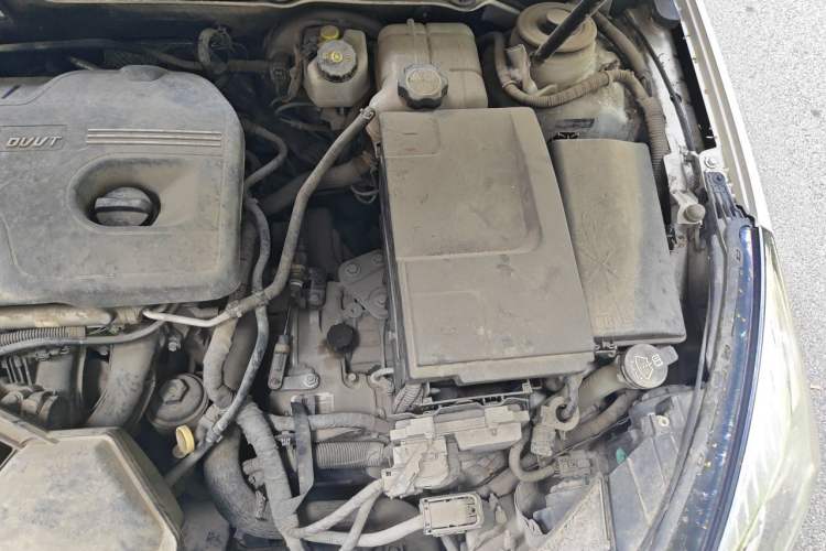 Used Chevrolet Malibu 2013 2.0L Automatic Luxury Edition Engine Bay Left