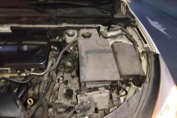 Used Chevrolet Malibu 2013 2.0L Automatic Luxury Edition Engine Bay Left