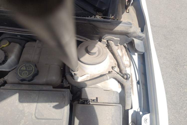 Used Chevrolet Malibu 2013 2.0L Automatic Luxury Edition Engine Bay Left