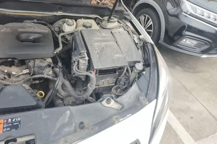 Used Chevrolet Malibu 2013 2.4L Automatic Luxury Edition Engine Bay Left
