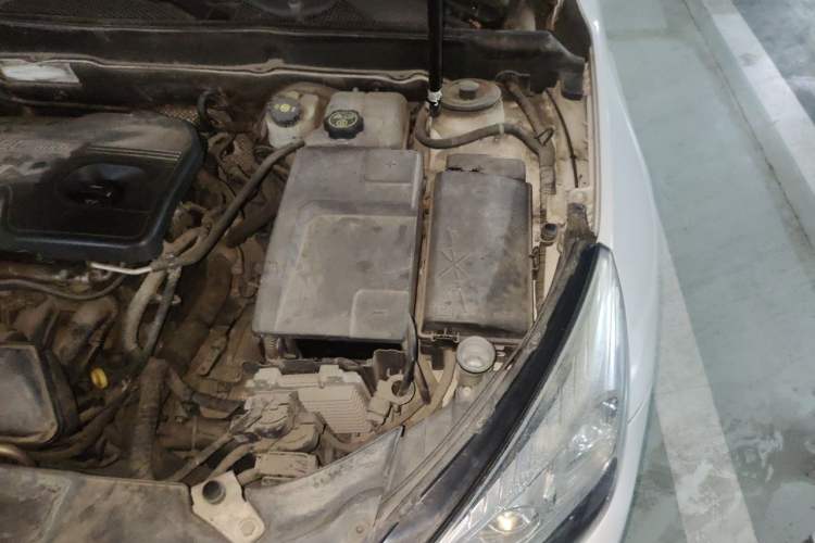 Used Chevrolet Malibu 2013 2.0L Automatic Luxury Edition Engine Bay Left