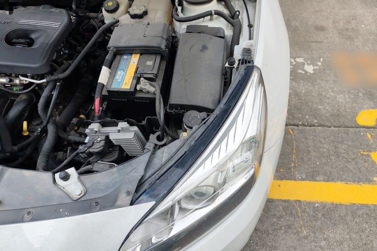 Used Chevrolet Malibu 2013 2.0L Automatic Luxury Edition Engine Bay Left