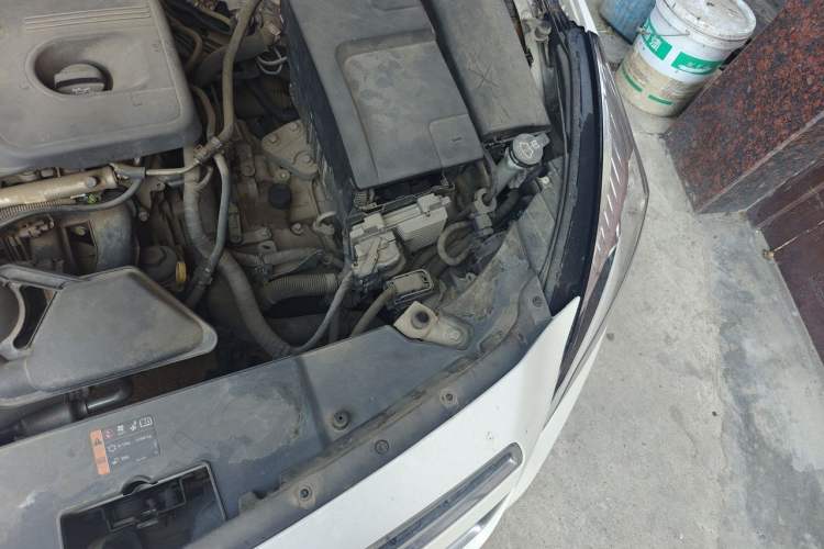 Used Chevrolet Malibu 2013 2.0L Automatic Luxury Edition Engine Bay Left