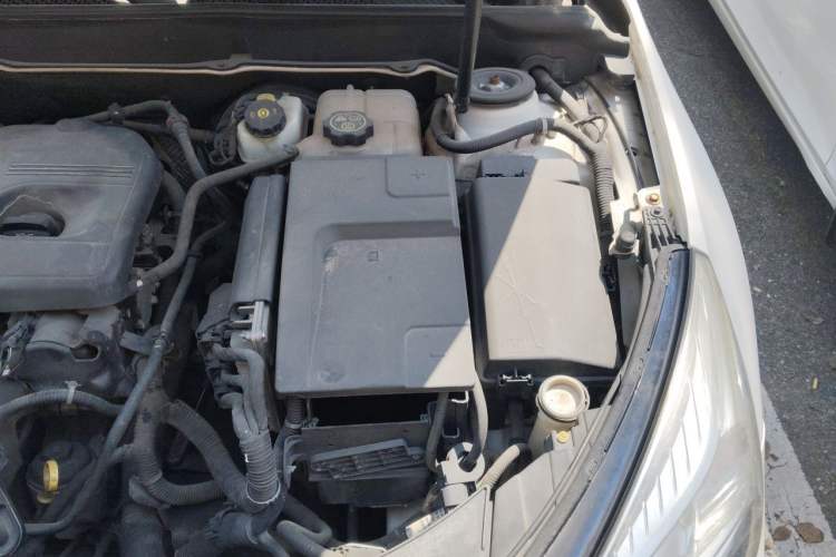 Used Chevrolet Malibu 2013 2.4L Automatic Luxury Edition Engine Bay Left