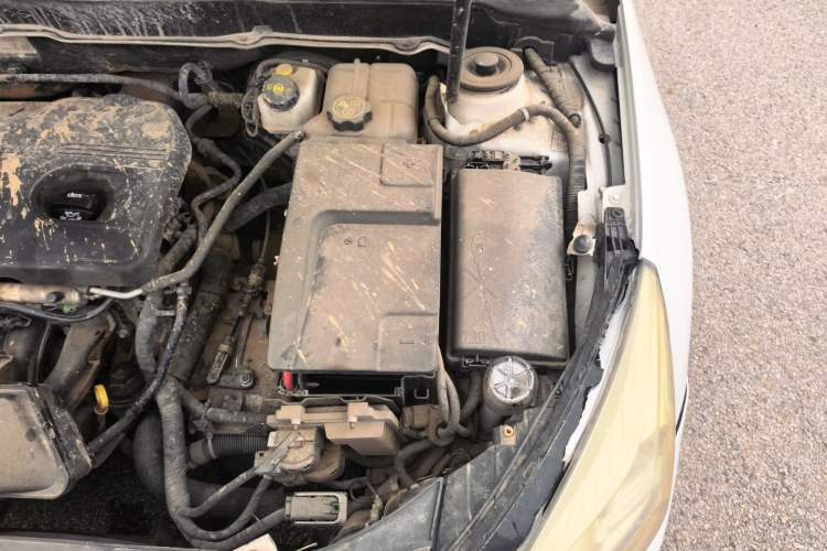Used Chevrolet Malibu 2013 2.0L Automatic Luxury Edition Engine Bay Left