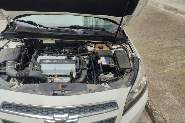 Used Chevrolet Malibu 2013 1.6T Automatic Comfort Edition Engine Bay Left