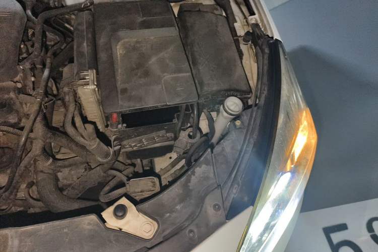 Used Chevrolet Malibu 2013 2.4L Automatic Luxury Edition Engine Bay Left