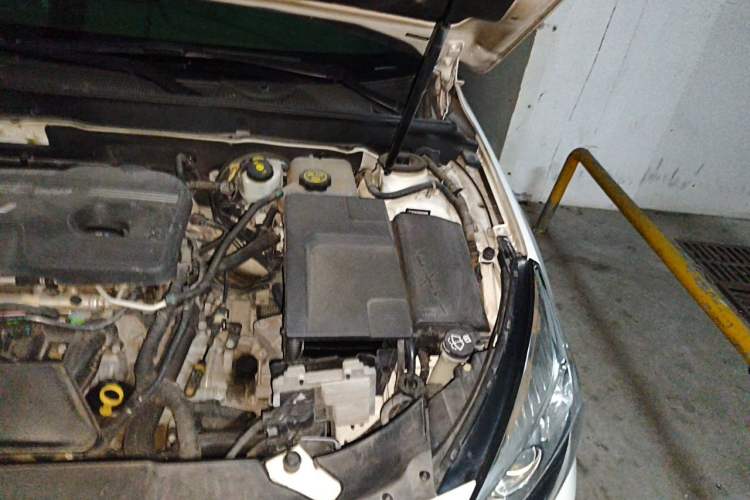 Used Chevrolet Malibu 2013 2.0L Automatic Luxury Edition Engine Bay Left