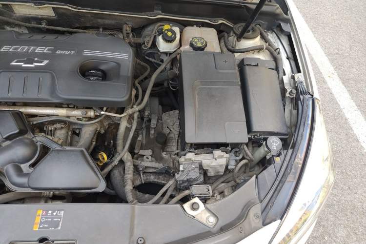 Used Chevrolet Malibu 2013 2.0L Automatic Luxury Edition Engine Bay Left