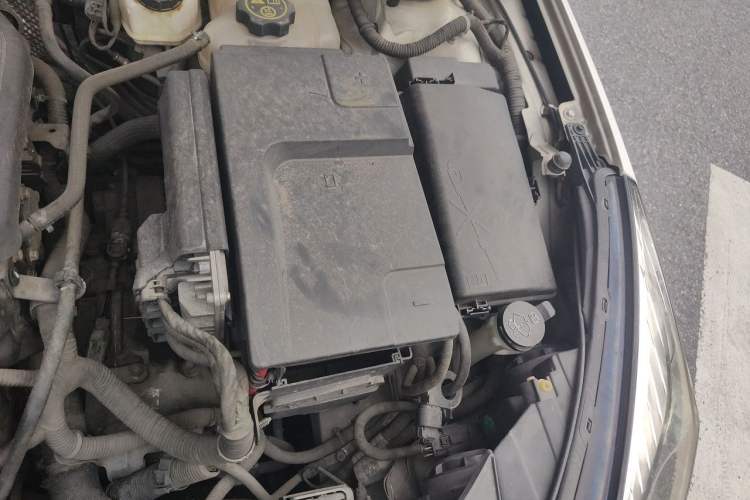 Used Chevrolet Malibu 2013 2.4L Automatic Luxury Edition Engine Bay Left