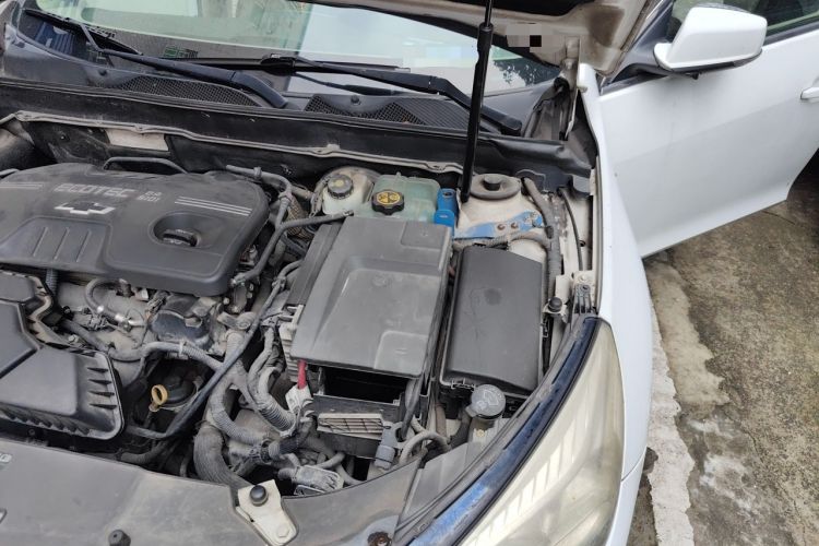 Used Chevrolet Malibu 2013 2.4L Automatic Luxury Edition Engine Bay Left