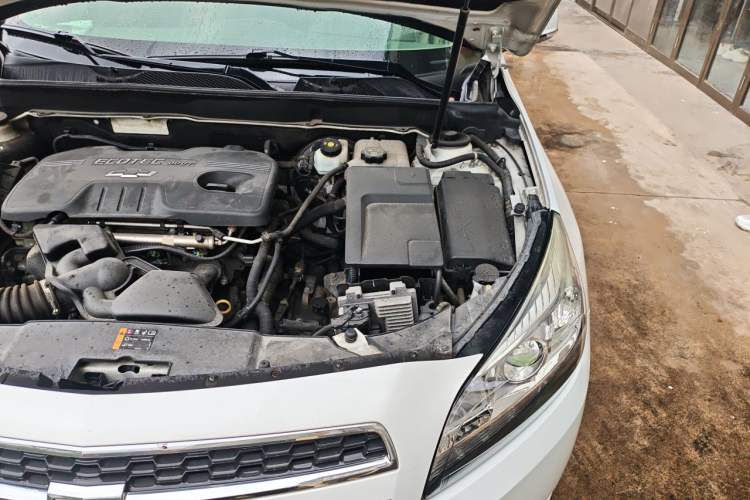 Used Chevrolet Malibu 2013 2.4L Automatic Luxury Edition Engine Bay Left