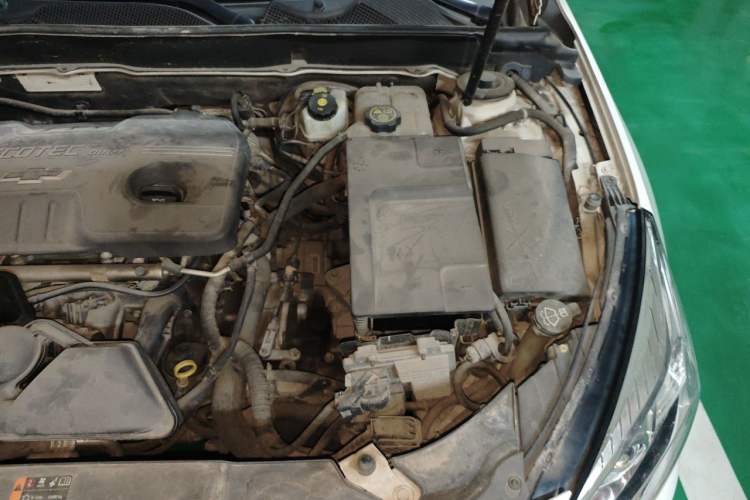 Used Chevrolet Malibu 2013 2.0L Automatic Luxury Edition Engine Bay Left