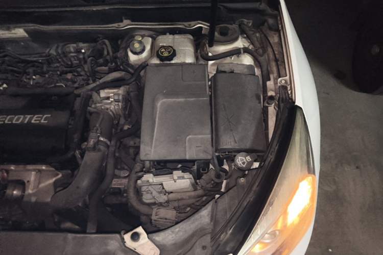Used Chevrolet Malibu 2013 1.6T Automatic Luxury Edition Engine Bay Left