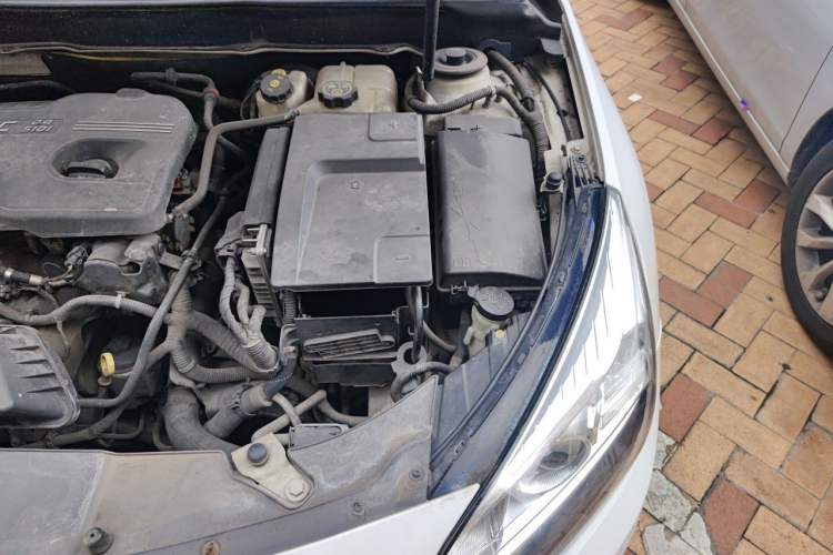 Used Chevrolet Malibu 2013 2.4L Automatic Luxury Edition Engine Bay Left
