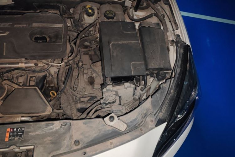 Used Chevrolet Malibu 2013 2.0L Automatic Luxury Edition Engine Bay Left