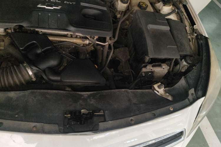 Used Chevrolet Malibu 2013 2.0L Automatic Luxury Edition Engine Bay Left