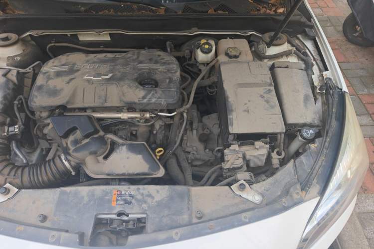 Used Chevrolet Malibu 2013 2.0L Automatic Luxury Edition Engine Bay Left
