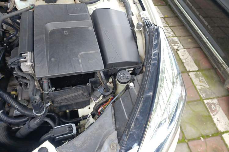 Used Chevrolet Malibu 2013 2.4L Automatic Luxury Edition Engine Bay Left
