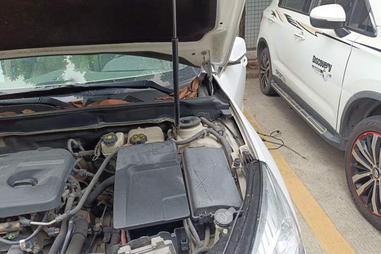 Used Chevrolet Malibu 2013 2.0L Automatic Luxury Edition Engine Bay Left