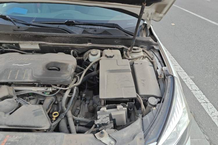 Used Chevrolet Malibu 2013 2.0L Automatic Luxury Edition Engine Bay Left