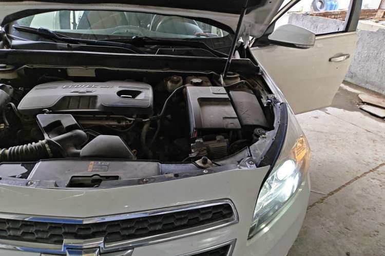 Used Chevrolet Malibu 2013 2.0L Automatic Luxury Edition Engine Bay Left