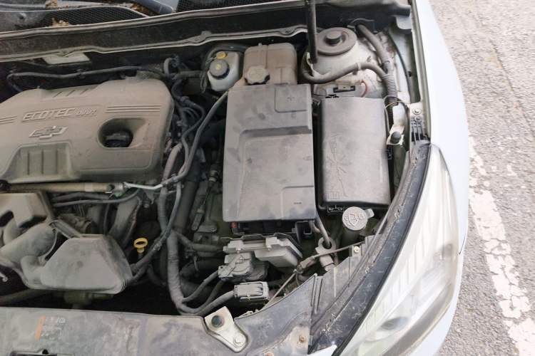 Used Chevrolet Malibu 2013 2.0L Automatic Luxury Edition Engine Bay Left