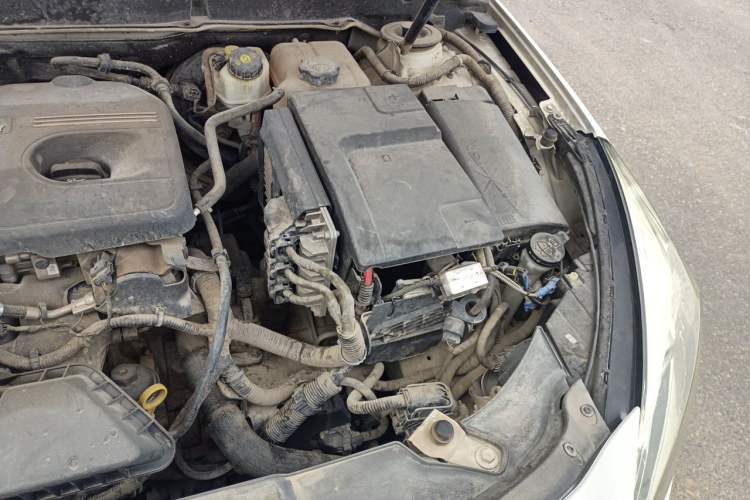 Used Chevrolet Malibu 2013 2.4L Automatic Luxury Edition Engine Bay Left