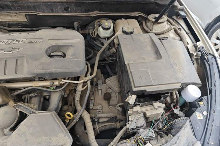 Used Chevrolet Malibu 2013 2.0L Automatic Luxury Edition Engine Bay Left