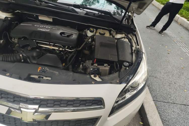 Used Chevrolet Malibu 2013 2.0L Automatic Luxury Edition Engine Bay Left