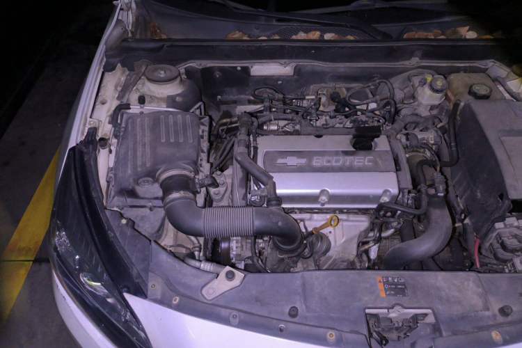 Used Chevrolet Malibu 2013 1.6T Automatic Comfort Edition Engine Bay Right
