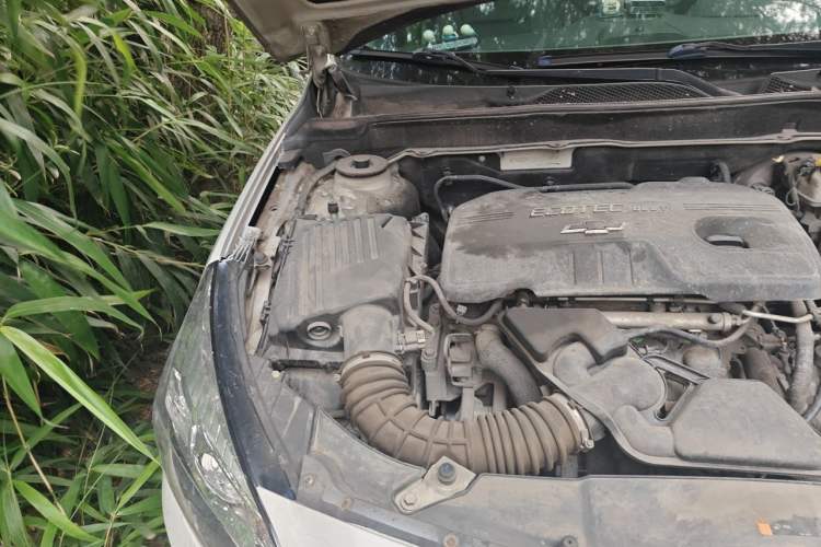 Used Chevrolet Malibu 2013 2.0L Automatic Luxury Edition Engine Bay Right