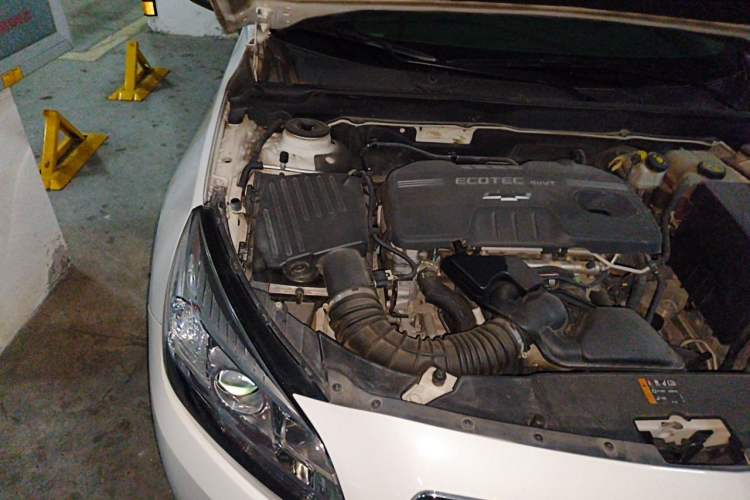 Used Chevrolet Malibu 2013 2.0L Automatic Luxury Edition Engine Bay Right