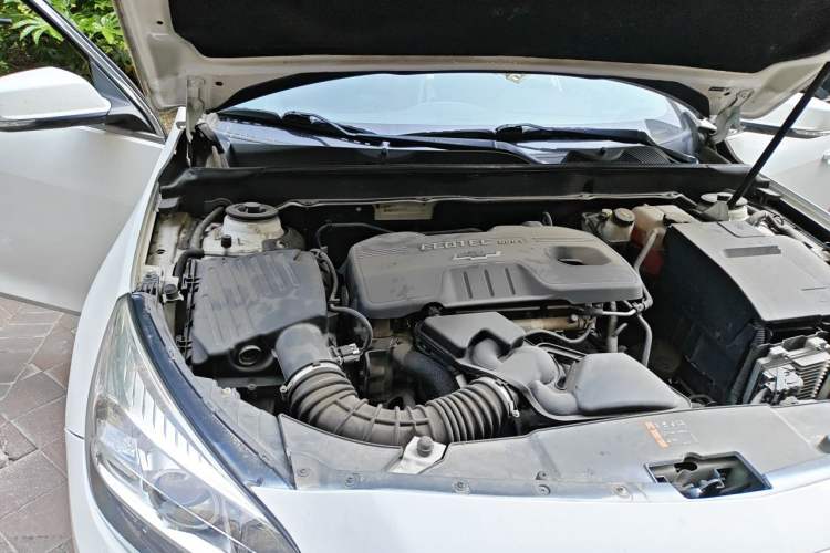 Used Chevrolet Malibu 2013 2.0L Automatic Luxury Edition Engine Bay Right