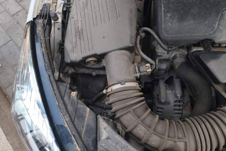 Used Chevrolet Malibu 2013 2.0L Automatic Comfort Edition Engine Bay Right