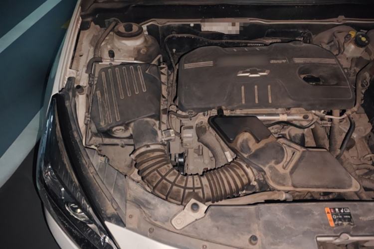 Used Chevrolet Malibu 2013 2.0L Automatic Luxury Edition Engine Bay Right