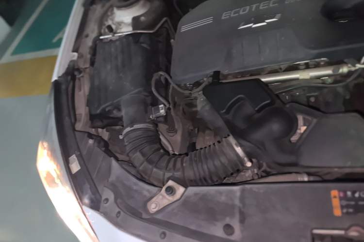 Used Chevrolet Malibu 2013 2.0L Automatic Luxury Edition Engine Bay Right