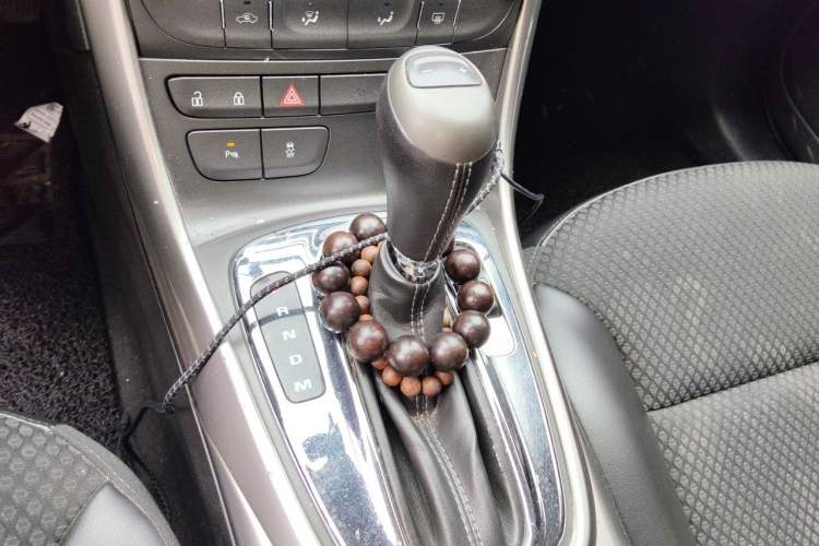 Used Chevrolet Malibu 2013 1.6T Automatic Comfort Edition Gear Lever