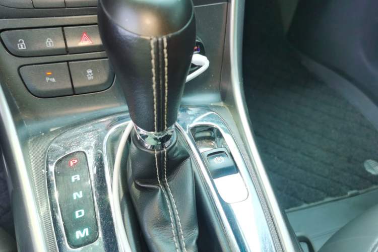 Used Chevrolet Malibu 2013 2.0L Automatic Luxury Edition Gear Lever