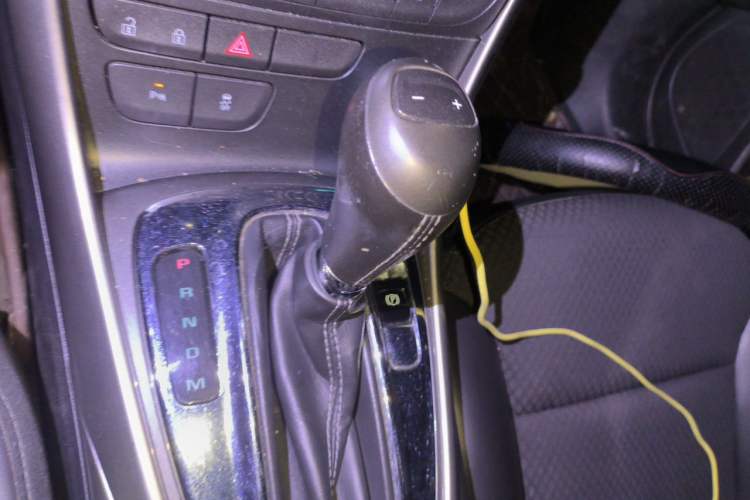 Used Chevrolet Malibu 2013 1.6T Automatic Comfort Edition Gear Lever