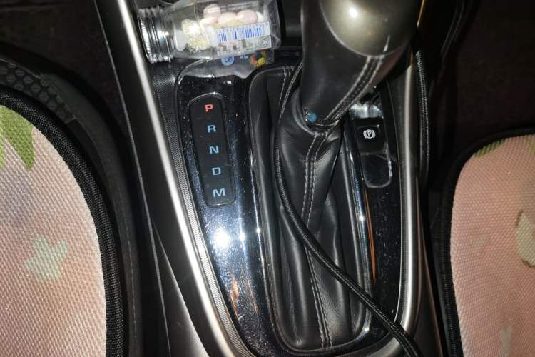 Used Chevrolet Malibu 2013 1.6T Automatic Comfort Edition Gear Lever