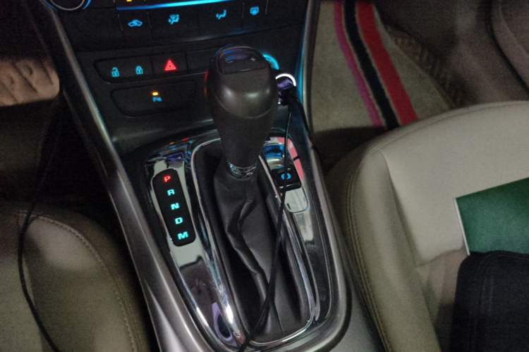 Used Chevrolet Malibu 2013 2.0L Automatic Comfort Edition Gear Lever